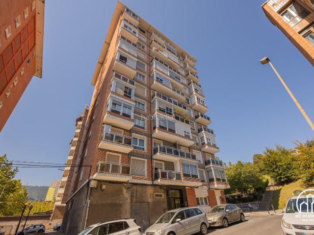 Piso en venta en Barakaldo, Arteagabeitia Retuerto Kareaga. MUCHA LUZ Y GRANDES VISTAS. Pisos.