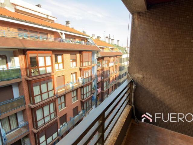 Piso en venta en Barakaldo, Centro. EXCLUSIVACENTRO. Pisos.