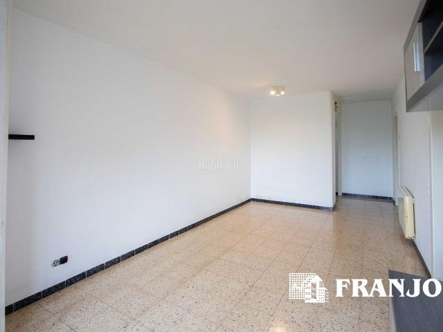 Piso en venta en Barberà del Vallès, Centre Eixample Can Llobet. VIVIENDA de 67m2 en el PASEO DR. MORAGAS con BUENAS VISTAS. Pisos Barberà del.