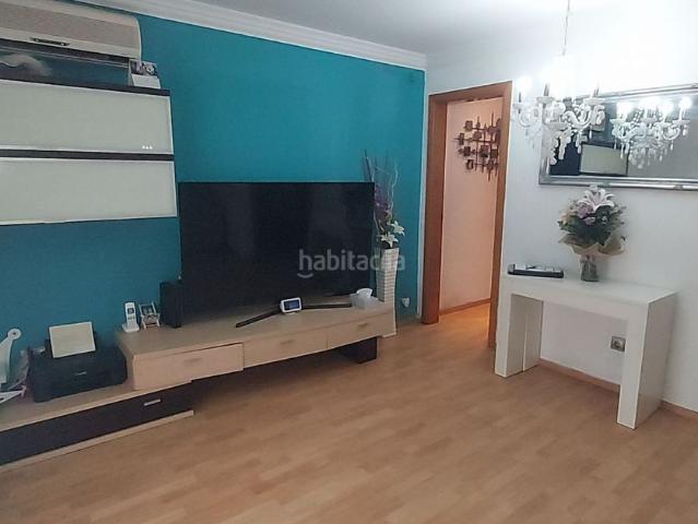 Piso en venta en Barberà del Vallès, Centre Eixample Can Llobet. Oportunidad en el centro! Piso reformado, amueblado y listo para entrar a vivir. Pisos Barberà del.