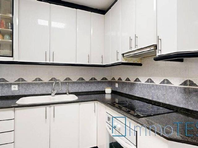 Piso en venta en calle De Nemesi Valls, Barbera del Vallès, de 77 m² 3 habitaciones por 199.000