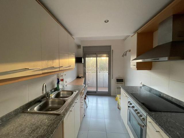 Piso en venta en Barberà del Vallès, Parc d´Europa. Piso de 3 habitaciones con 2 parkings. Pisos Barberà del.