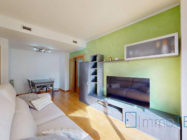 Piso en venta en Barberà del Vallès, Parc d´Europa. PISCINA COMUNITARIA Y PARKING. Pisos Barberà del.