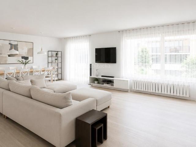 Piso en venta en Barcelona, Tres Torres. Al lado de Clínica Corachán. Pisos.