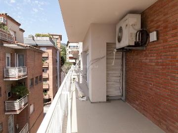 Piso en venta en Barcelona, Tres Torres. Exclusivo piso alto a tres vientos con gran terraza a Tres Torres A reformar. Pisos.