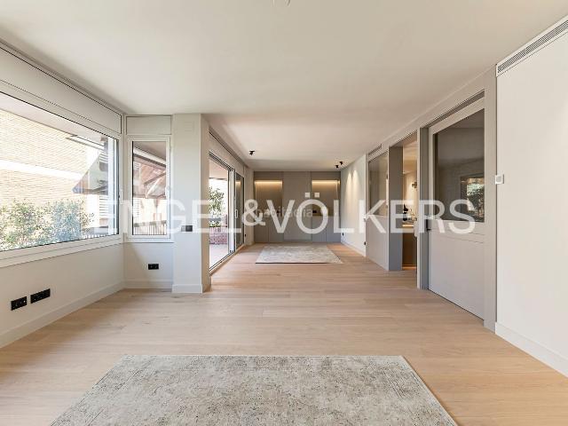 Piso en venta en Barcelona, Tres Torres. Fabuloso piso reformado en Tres Torres. Pisos.