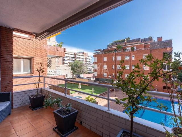 Piso en venta en Barcelona, Tres Torres. Magnífico piso en Plaza Bonanova. Pisos.