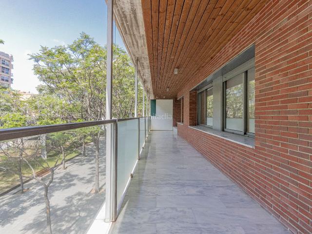 Piso en venta en Barcelona, Tres Torres. MAGNÍFICA VIVIENDA CON GRAN TERRAZA DE 59m2 EN SARRIÁ. Pisos.