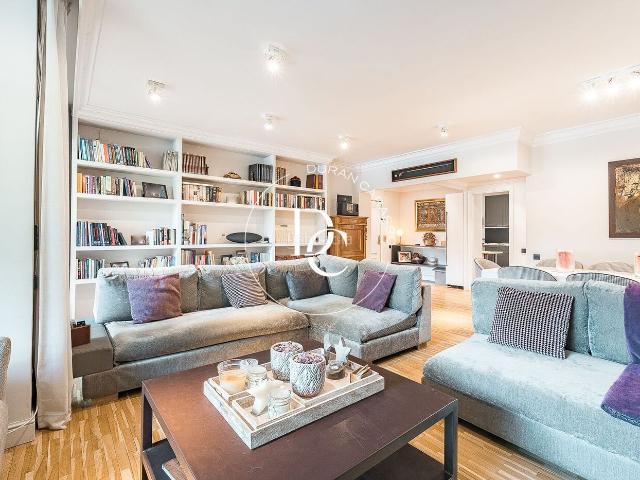 Piso en venta en Barcelona, Tres Torres. Piso de lujo de 214 m2 con terraza en venta en Les Tres Torres, Barcelona. Pisos.