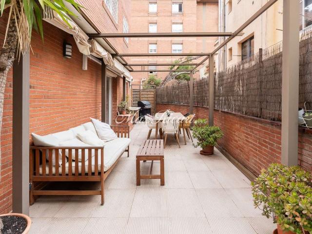 Piso en venta en Barcelona, Tres Torres. Piso de 4 dormitorios y parking en Tres Torres 170m. Pisos.