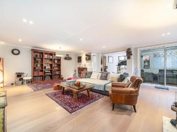Piso en venta en Barcelona, Tres Torres. Piso en excelentes condiciones con seis dormitorios y terraza de 25m en venta en Tres Torres. Pisos.