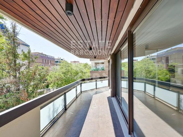 Piso en venta en Barcelona, Tres Torres. Piso reformado. Pisos.