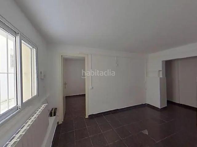 Piso en venta en Barcelona, Turó de la Peira. Barcelona Barcelona. EN RENTABILIDAD se vende alquilado, no se puede visitar ni hipotecar. Pisos.