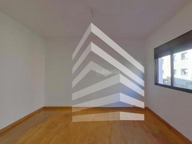 Piso en venta en Barcelona, Turó de la Peira. Pisos.