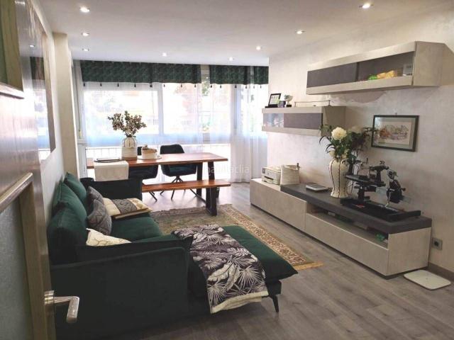 Piso en venta en Barcelona, Vall d´Hebron. PISO EN VENTA REFORMADO. Pisos.