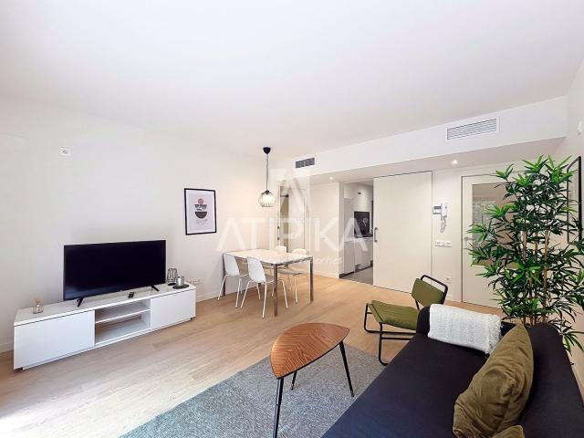 Piso en venta en Barcelona, Vallcarca Penitents. Piso en venta de 3 habitaciones reformado junto a Plaça dAlfons Comín. Pisos.