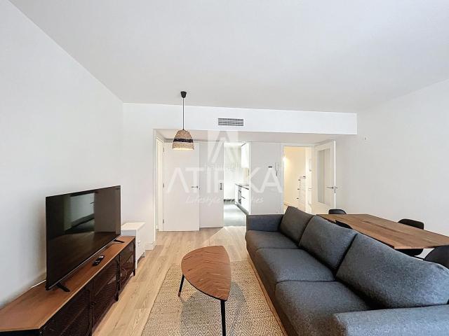 Piso en venta en Barcelona, Vallcarca Penitents. Piso en venta de 3 habitaciones reformado junto a Plaça dAlfons Comín. Pisos.