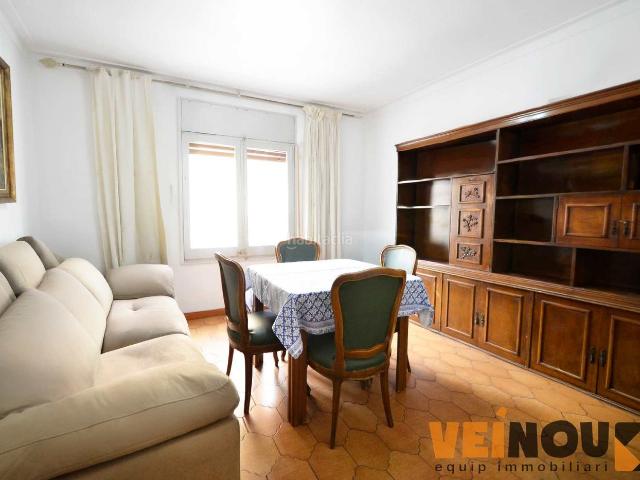 Piso en venta en Barcelona, Verdum. ¡Gran oportunidad para reformar a tu gusto en Nou Barris!. Pisos.