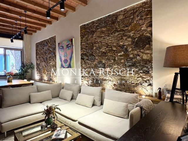Piso en venta en Barcelona, Vila de Gràcia. Vivienda de diseño en tres niveles con patios privados en el barrio de Gràcia. Pisos.