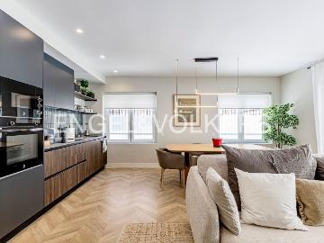 Piso en venta en Barcelona, Vila de Gràcia. A estrenar piso esquinero en Vila de Gracia. Pisos.