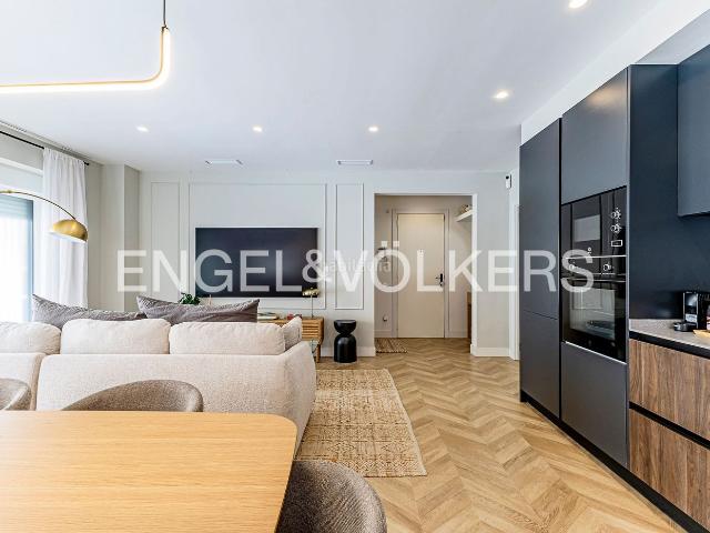 Piso en venta en Barcelona, Vila de Gràcia. A estrenar piso esquinero en Vila de Gracia. Pisos.