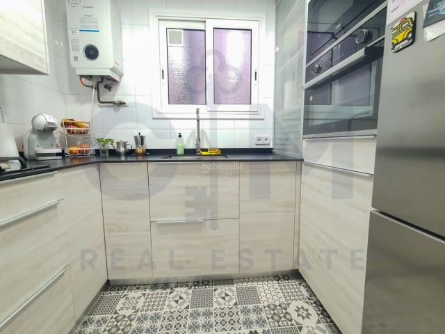Piso en venta en Barcelona, Vila de Gràcia. AMPLIO, LUMINOSO Y CON ASCENSOR. Pisos.
