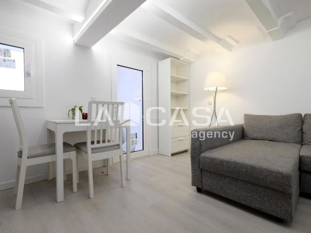 Piso en venta en Barcelona, Vila de Gràcia. ? ¡Bajo reformado listo para entrar a vivir! ?. Pisos.