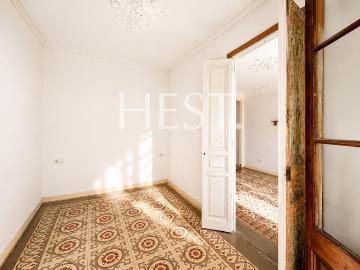 Piso en venta en Barcelona, Vila de Gràcia. Esencia Modernista en el corazón de Gràcia. Pisos.