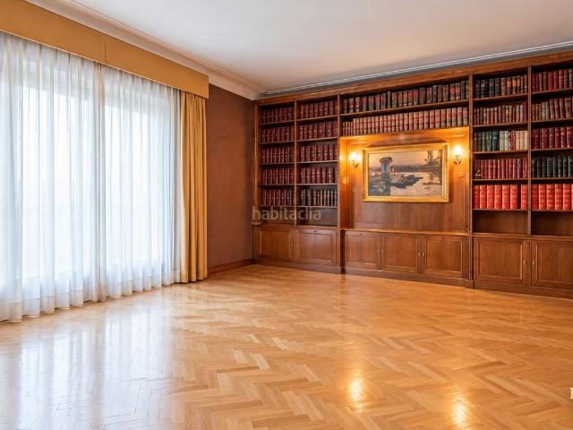 Piso en venta en Barcelona, Vila de Gràcia. Espectacular piso de 295 m² para reformar junto a Passeig de Gràcia. Pisos.