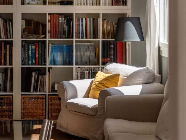 Piso en venta en Barcelona, Vila de Gràcia. Excepcional en inmejorable ubicación, finca catalogada y vistas impresionantes. Único piso por planta, sin vecinos alrededor. Pisos.