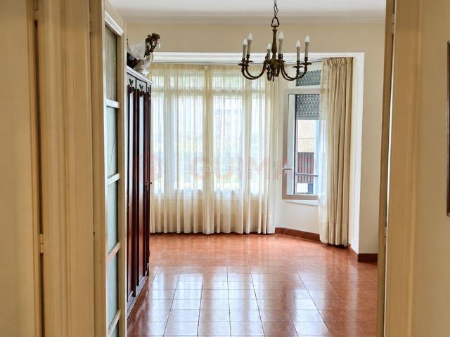 Piso en venta en Barcelona, Vila de Gràcia. Gran oportunidad! Amplio piso con infinitas posibilidades en Travesera de Dalt. Pisos.