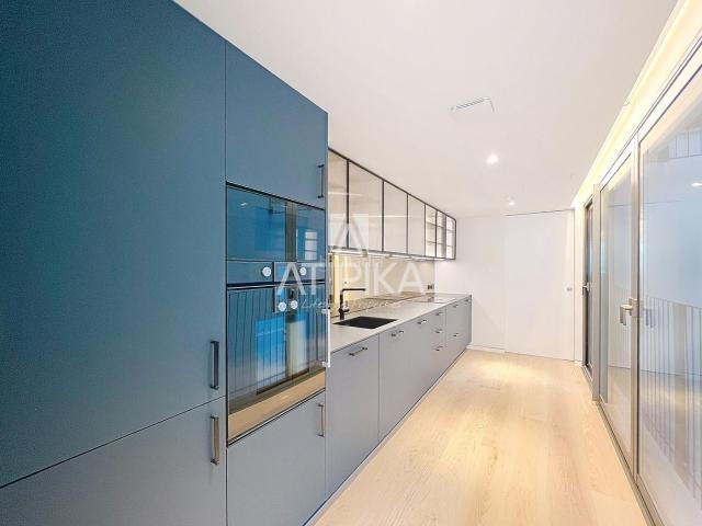 Piso en venta en Barcelona, Vila de Gràcia. Moderno piso en venta de obra nueva junto a Passeig de Gràcia. Pisos.