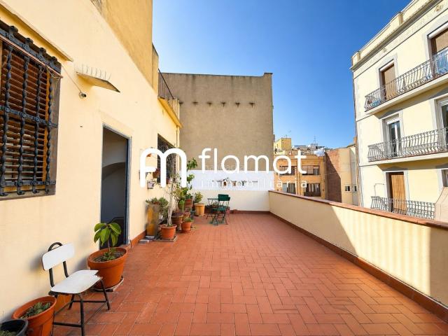 Piso en venta en Barcelona, Vila de Gràcia. Piso con gran potencial de reforma Gracia. Pisos.