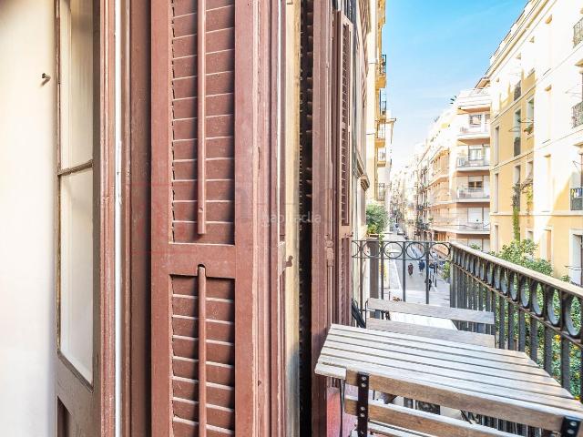 Piso en venta en Barcelona, Vila de Gràcia. PISO CON LICENCIA TURISTICA Y EXCLENTE UBICACION EN VILA DE GRACIA. Pisos.