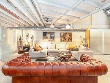 Piso en venta en Barcelona, Vila de Gràcia. Piso en excelentes condiciones con un dormitorio y terraza de 20m en venta en Gracia. Pisos.