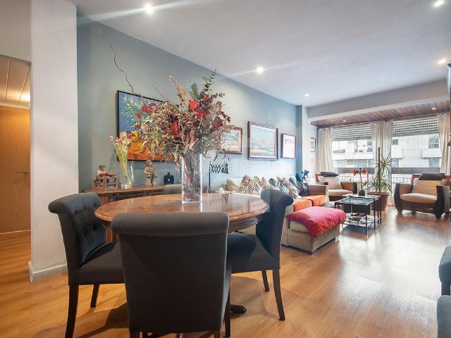 Piso en venta en Barcelona, Vila de Gràcia. Piso en venta, alto, exterior y luminoso, en Vila de Gràcia, junto a la plaza de Lesseps. Barcelona. Pisos.