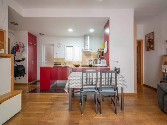 Piso en venta en Barcelona, Vila de Gràcia. Piso en venta exterior, de tres dormitorios, en Vila de Gràcia, junto a la plaza de Rovira i Trias. Barcelona. Pisos.