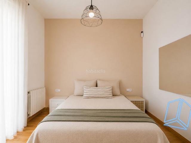 Piso en venta en Barcelona, Vila de Gràcia. Piso en venta en Calle de Martínez de la Rosa. Pisos.