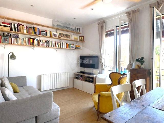 Piso en venta en Barcelona, Vila de Gràcia. Piso en venta reformado, exterior y luminoso, en Vila de Gràcia, próximo a la plaza de Rovira i Trias. Barcelona. Pisos.