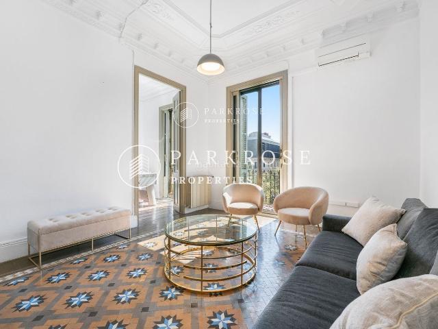 Piso en venta en Barcelona, Vila de Gràcia. Piso señorial en Paseo de Gracia con terraza. Pisos.