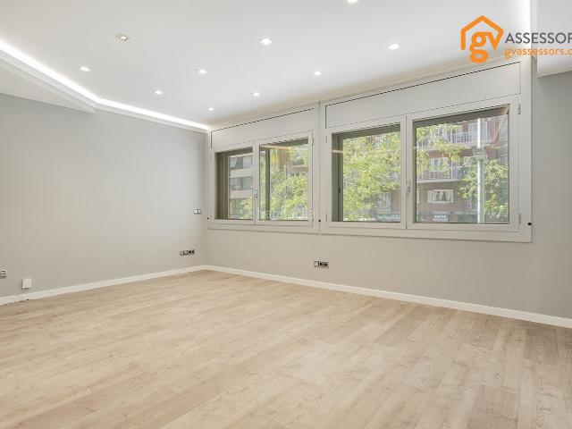 Piso en venta en Barcelona, Vila de Gràcia. PRECIOSA VIVIENDA TOTALMENTE REFORMADA. Pisos.