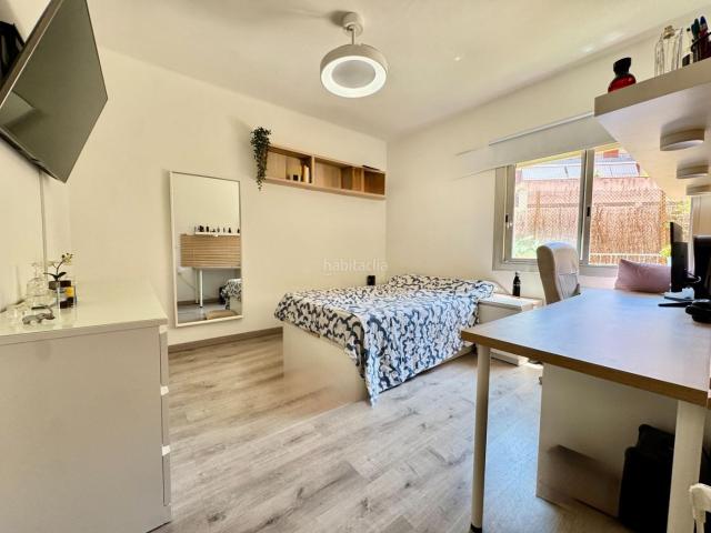 Piso en venta en Barcelona, Vilapicina Torre Llobeta. Luminoso piso de 4 habitaciones con balcón, cocina y baño reformados junto al metro Virrei Amat. Pisos.