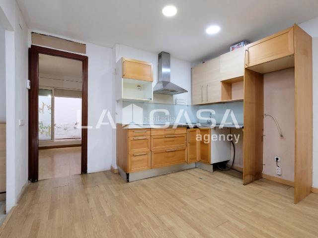 Piso en venta en Barcelona, Vilapicina Torre Llobeta. Piso en venta en Calle Mare de Déu de les Neus. Pisos.