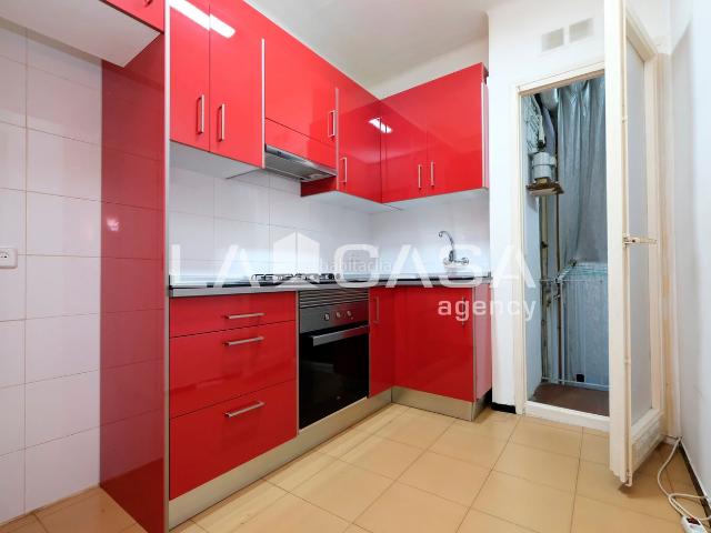 Piso en venta en Barcelona, Vilapicina Torre Llobeta. TRES HABITACIONES BALCON. Pisos.