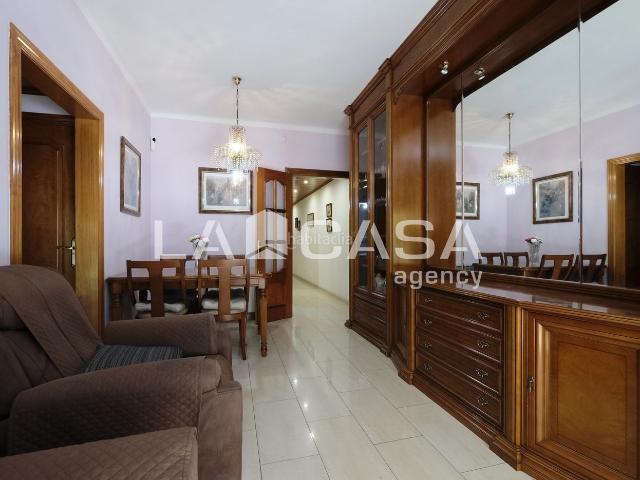 Piso en venta en Barcelona, Vilapicina Torre Llobeta. TRES HABITACIONES DOS BALCONES. Pisos.