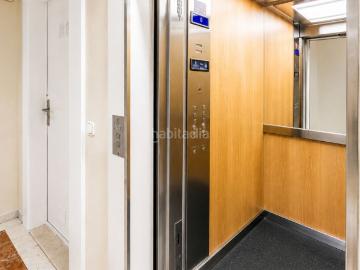 Piso en venta en Barcelona, Baix Guinardó. ¡ÁTICO DE HECHO! ÚLTIMA PLANTA REFORMADA Y MUY SOLEADA. Pisos.