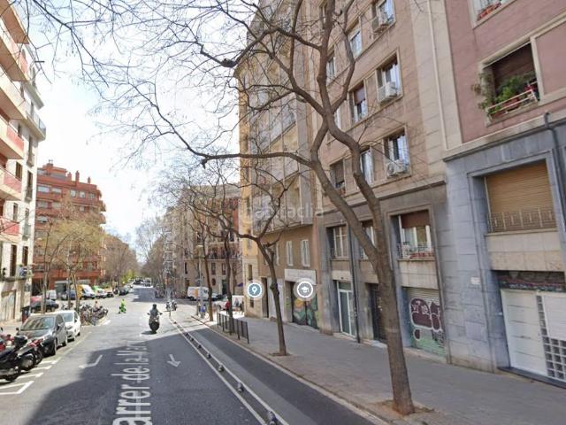Piso en venta en Barcelona, Baix Guinardó. Piso en Venta Calle Padilla con licencia turistica. Pisos.