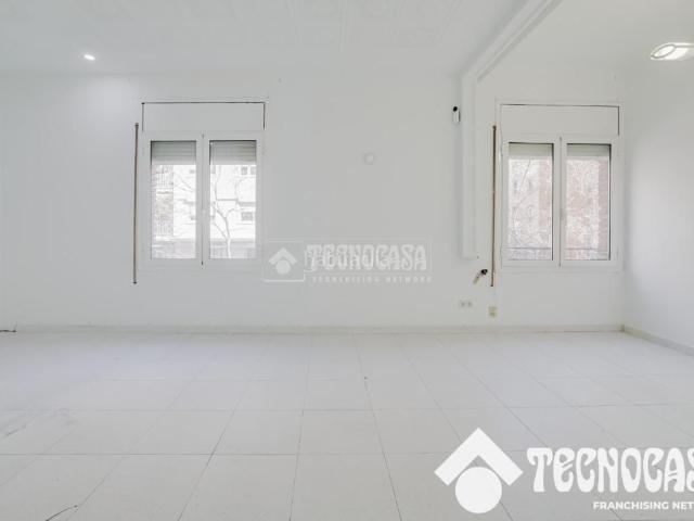 Piso en venta en Barcelona, Baix Guinardó. Piso en venta en Barcelona. Pisos.