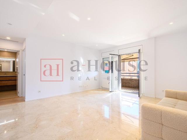 Piso en venta en Barcelona, El Camp d´en Grassot i Gràcia Nova. PISO REFORMADO CON BALCÓN EN EL BAIX GUINARDÓ. Pisos.