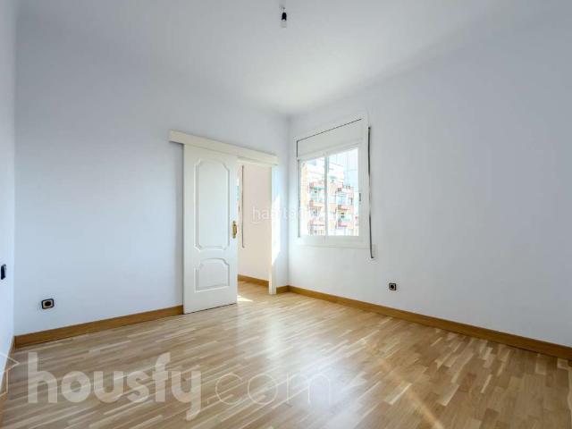 Piso en venta en Barcelona, Baix Guinardó. Pisos.